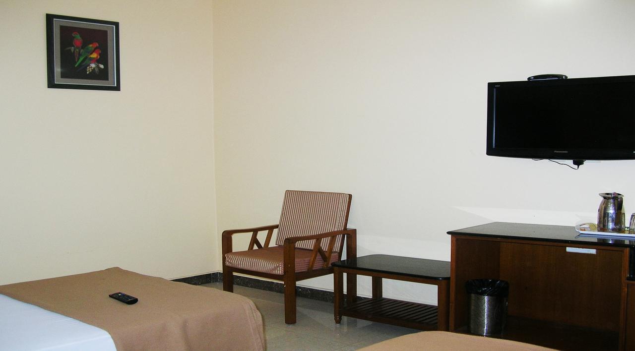Athidhi Residency Hotel Tirupati Exterior photo